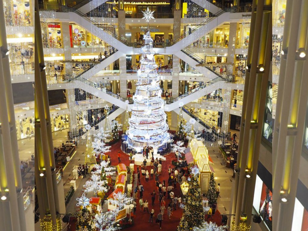 El imponente árbol de navidad de Swarovski en Asia