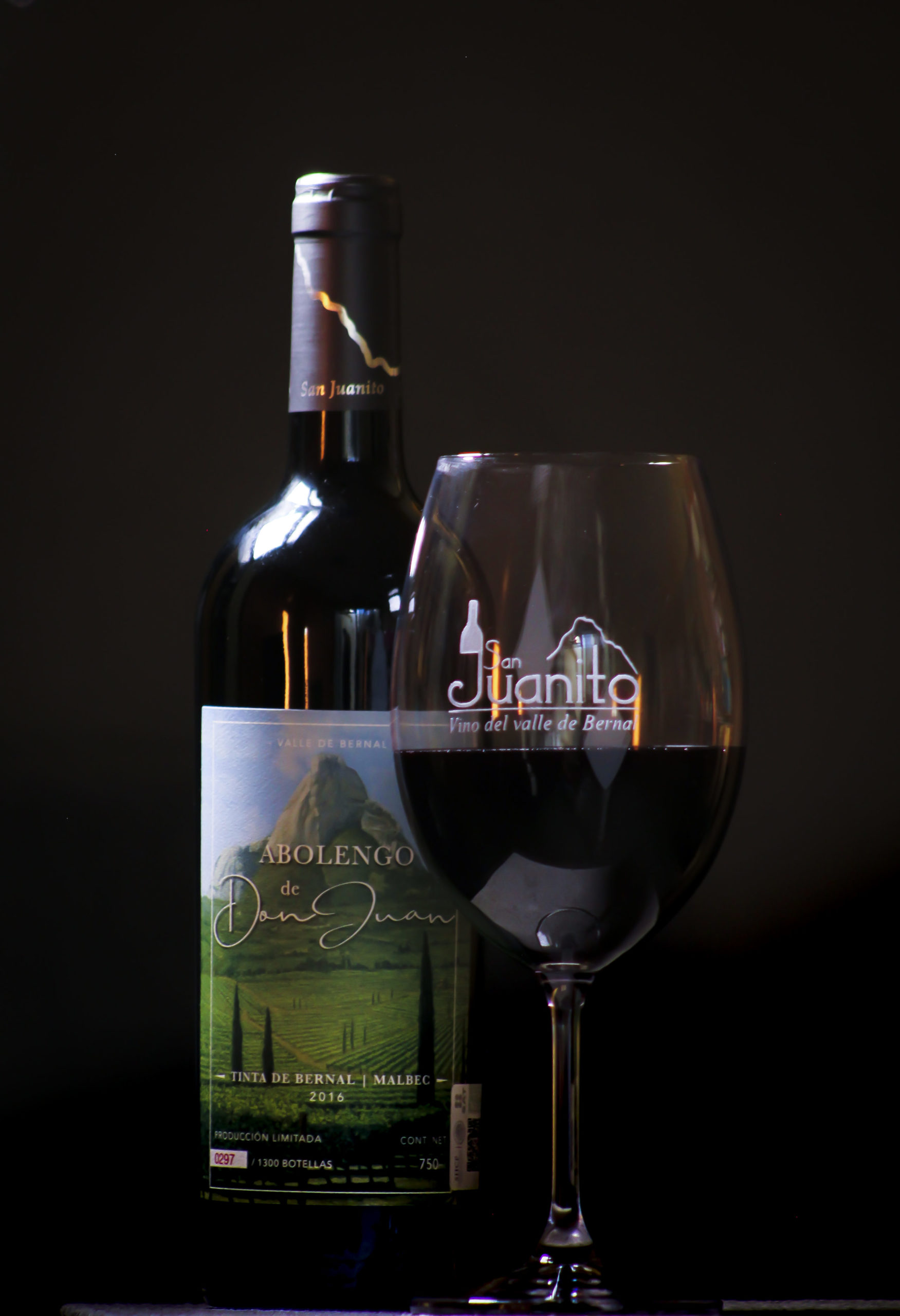 Abolengo de don Juan – Vino tinto, tinta de Bernal 75%, Malbec 25% 750 ml.