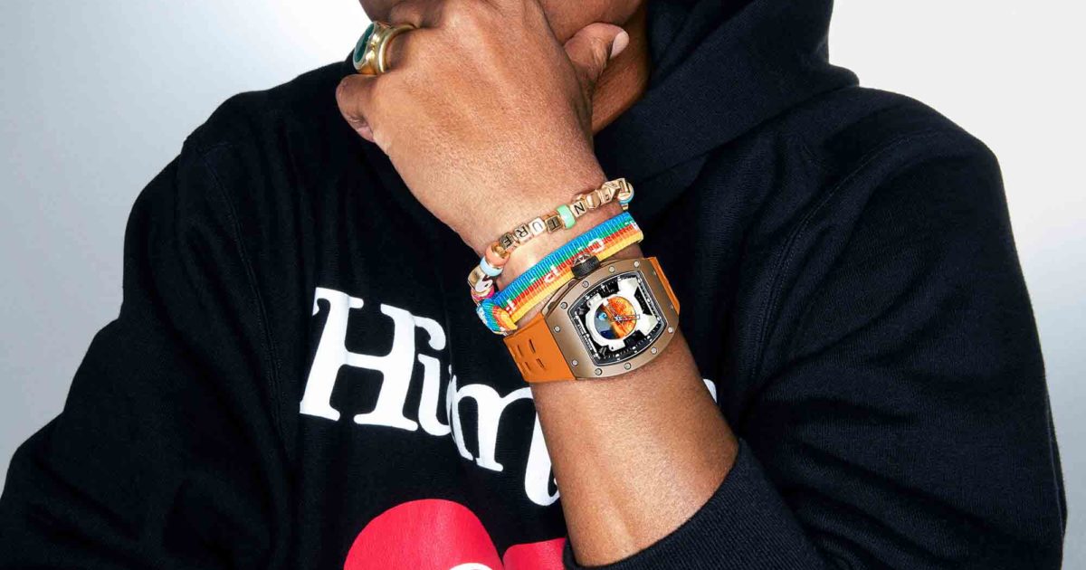 Pharrell Williams: cuánto cuesta el reloj que usó en su debut de Louis  Vuitton