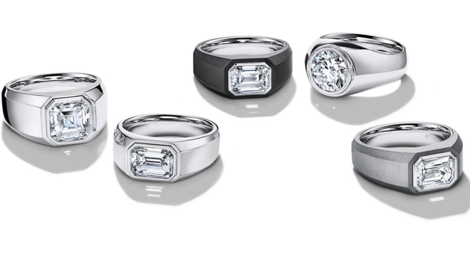 Así es el primer anillo de para hombres de Tiffany & Co.