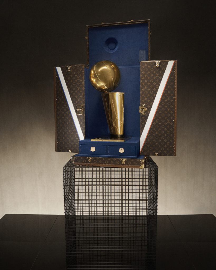 Así es el estuche Louis Vuitton en el que se entregó el trofeo de la NBA -  Diario Libre