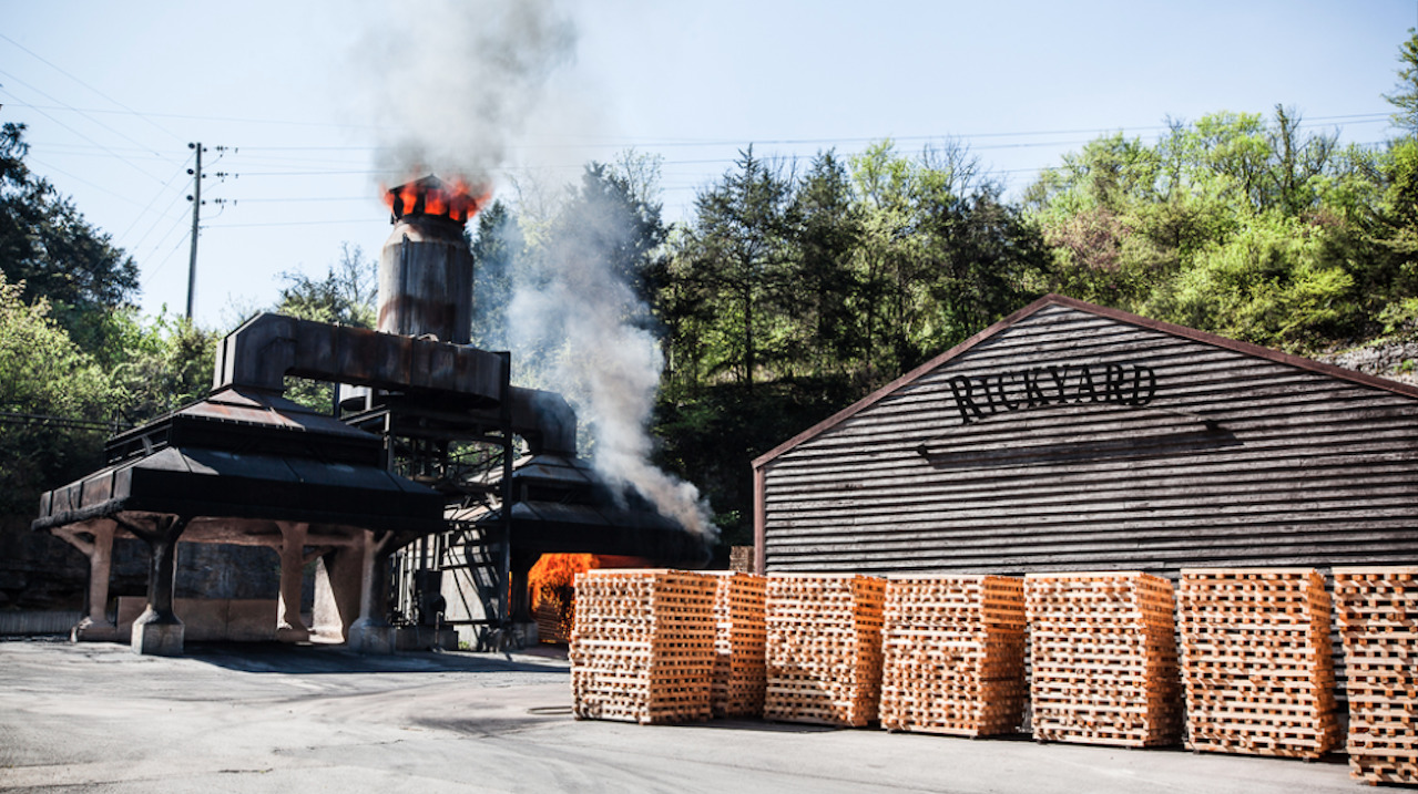 Este recorrido de lujo por la destilería de Jack Daniel’s incluye un barril lleno de whisky