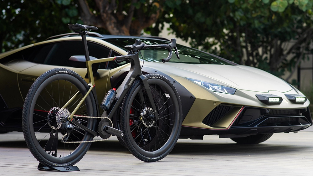 Lamborghini le quitó dos ruedas a su Huracán Sterrato y creó esta bicicleta todoterreno