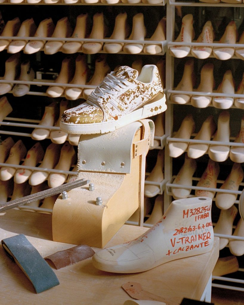 Las zapatillas LV Trainer convertidas en obras de arte edición