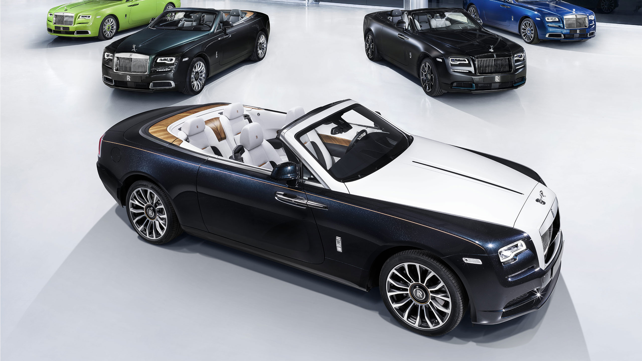 Rolls-Royce le dice adiós a su glamuroso convertible Dawn para siempre