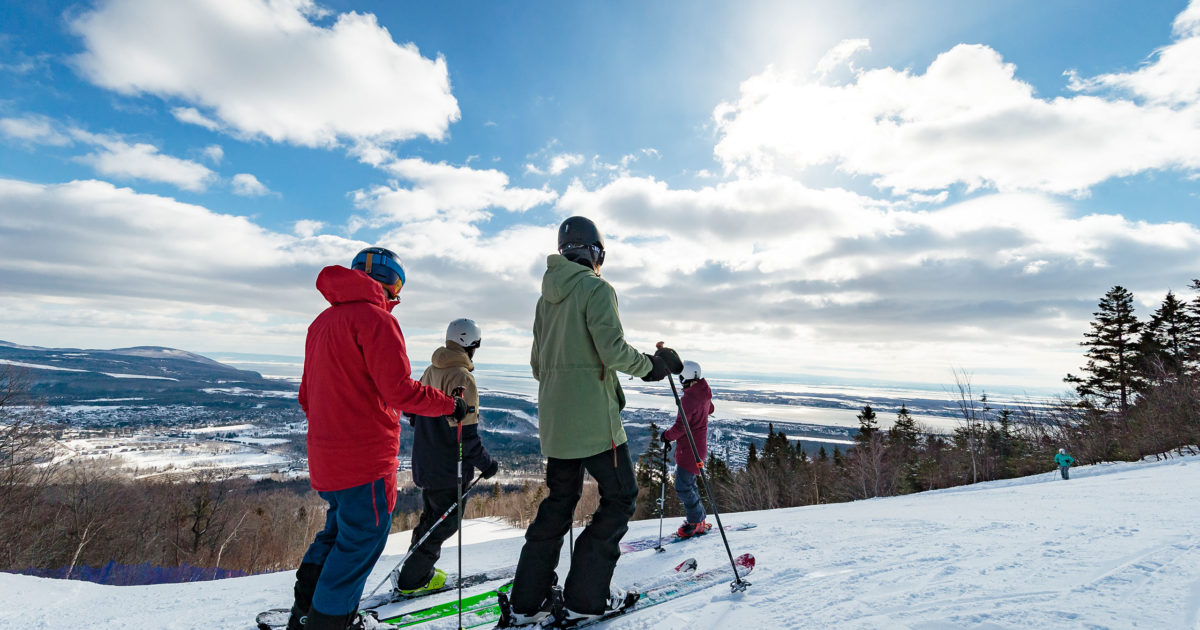 The road to essential destinations for snow lovers in Quebec